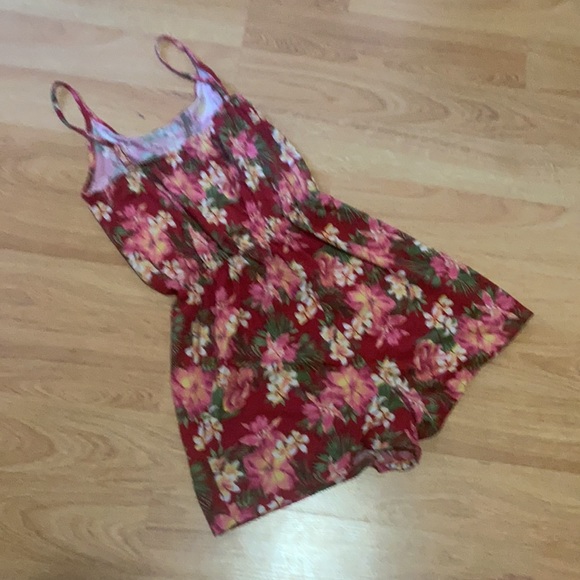 🌺 tropical romper with adjustable straps! - Picture 2 of 3
